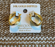 Load image into Gallery viewer, Shelly earrings
