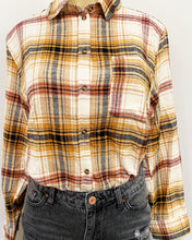 Load image into Gallery viewer, Oversized 1999 Flannel
